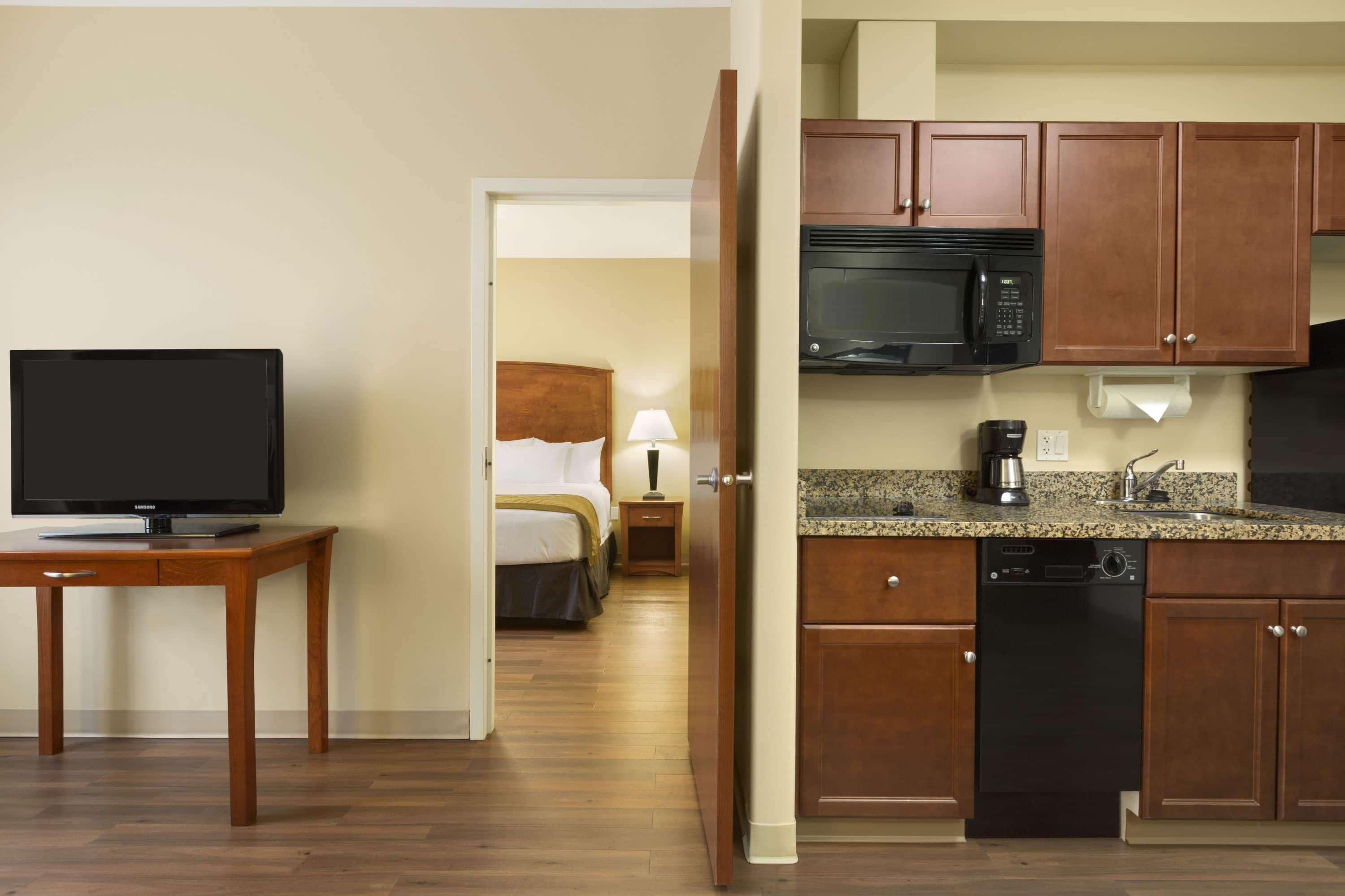 Days Inn & Suites By Wyndham Sherwood Park Edmonton Exteriör bild