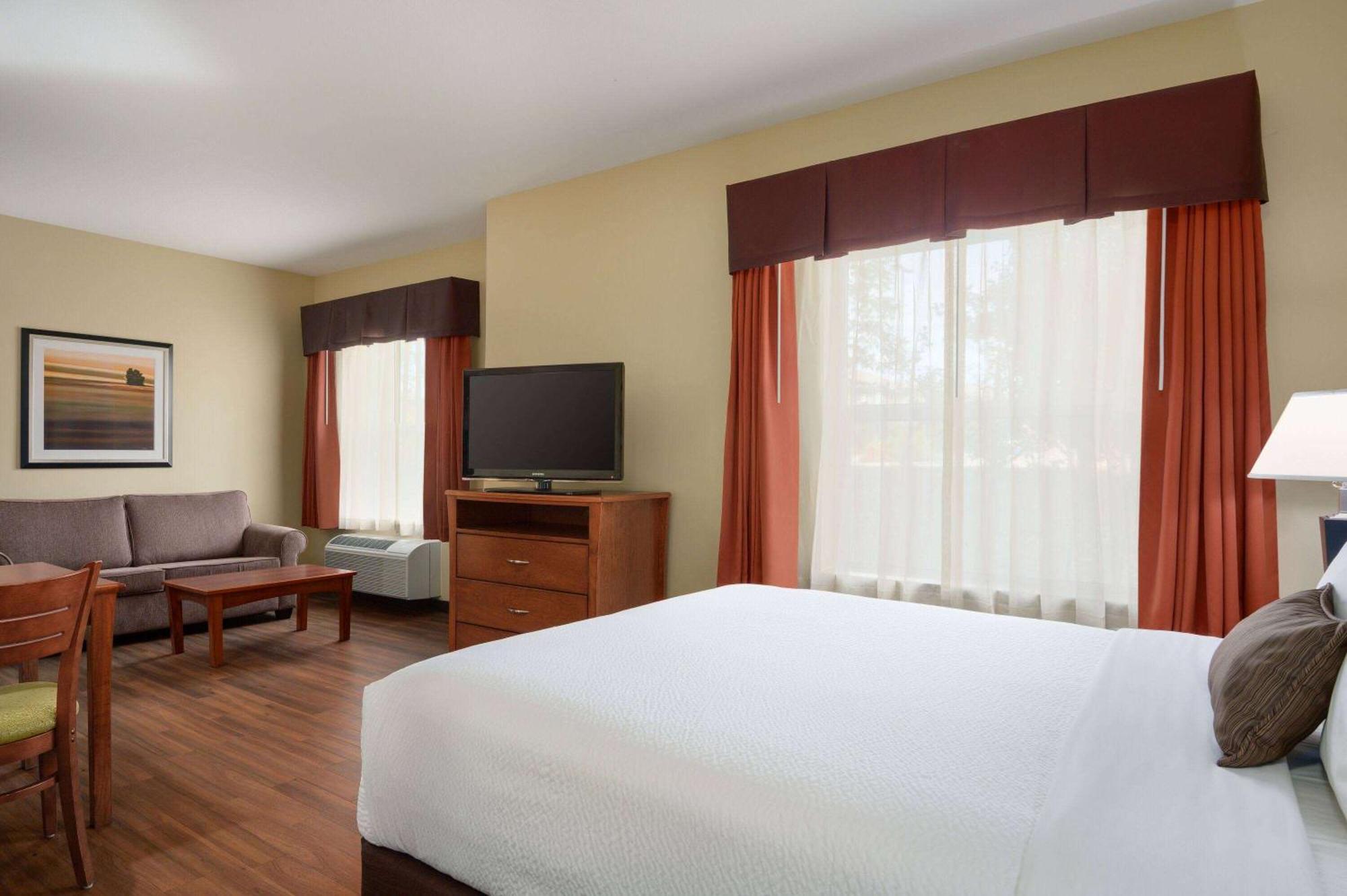 Days Inn & Suites By Wyndham Sherwood Park Edmonton Exteriör bild