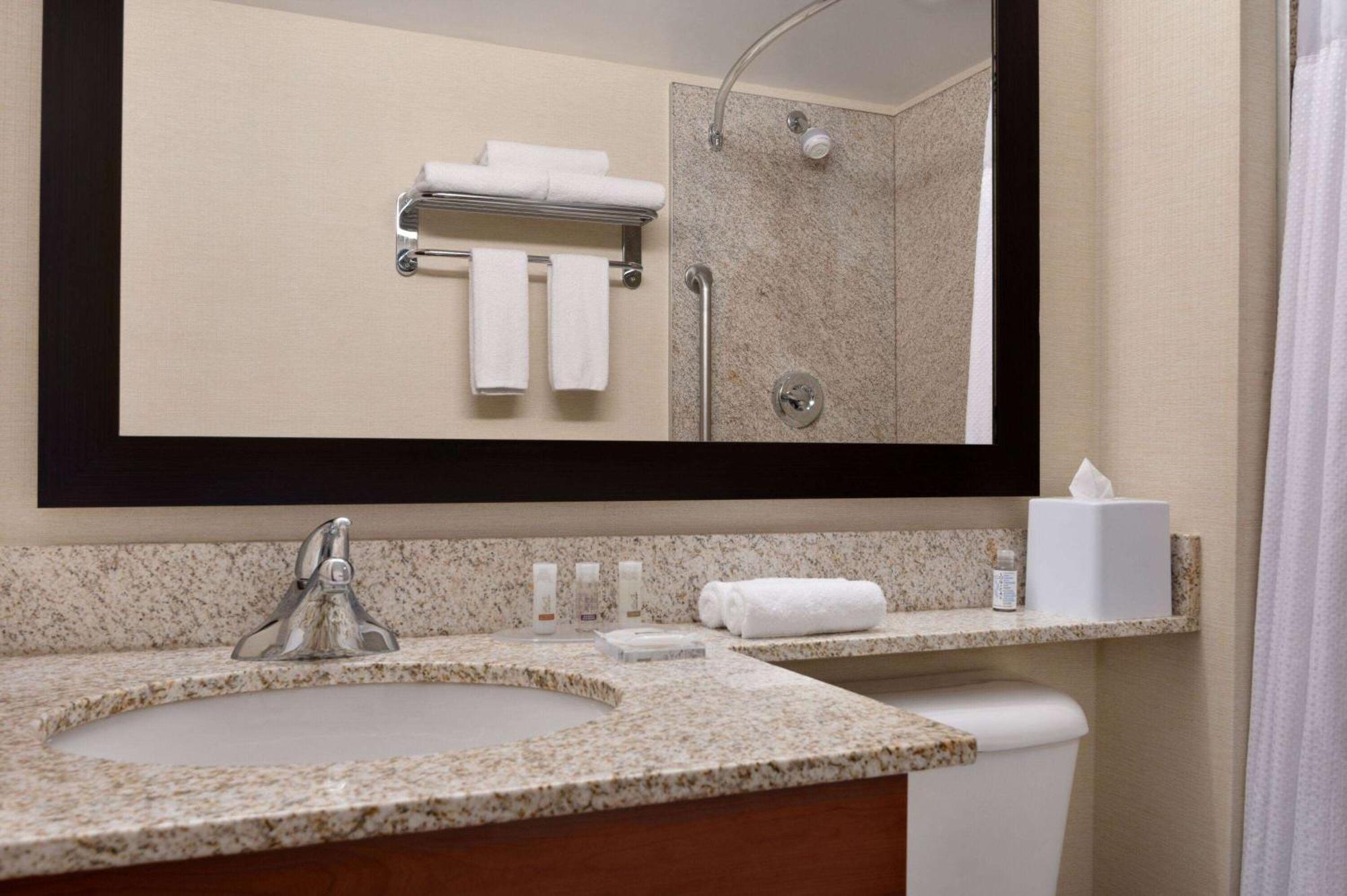 Days Inn & Suites By Wyndham Sherwood Park Edmonton Exteriör bild