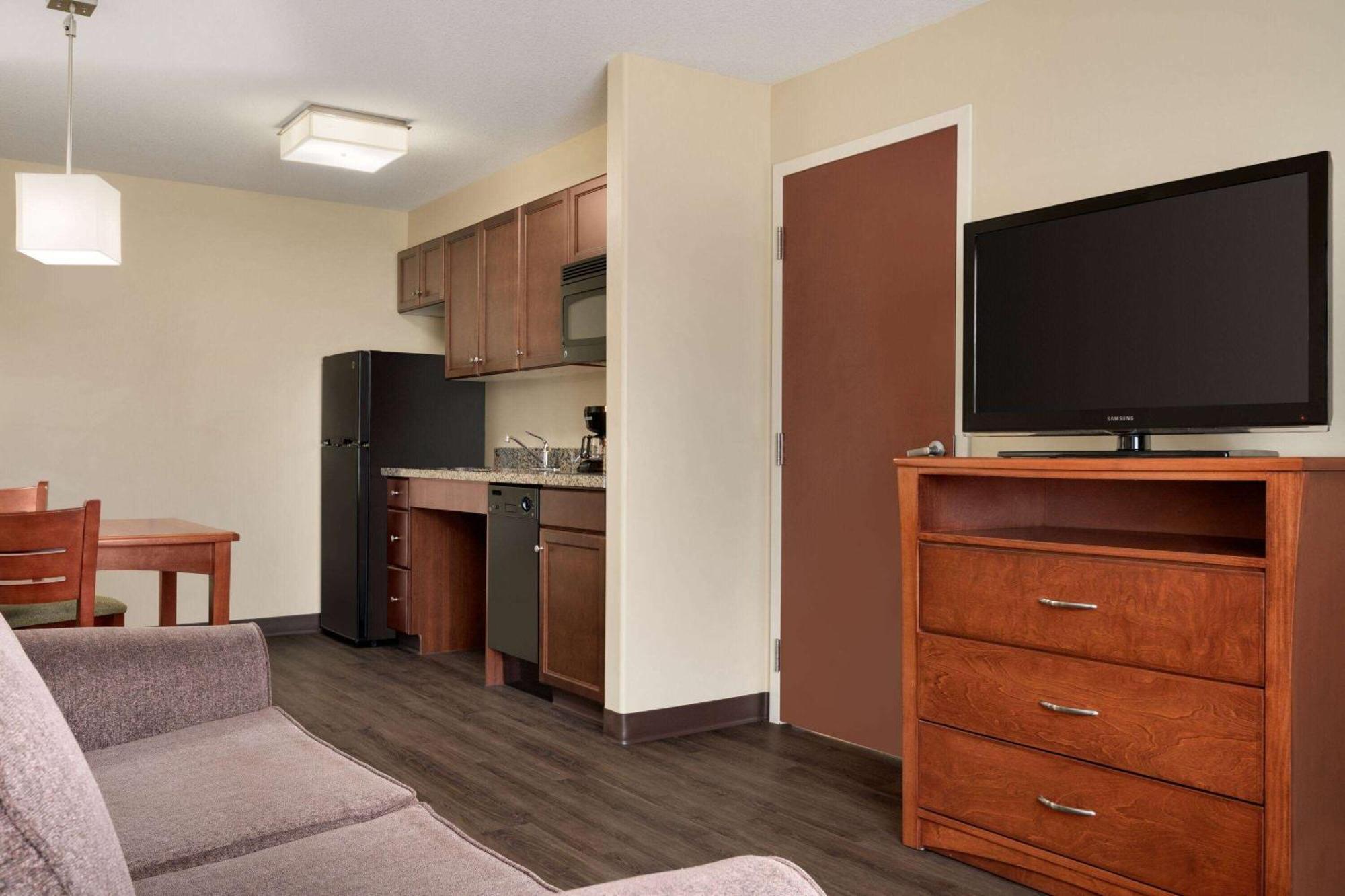 Days Inn & Suites By Wyndham Sherwood Park Edmonton Exteriör bild